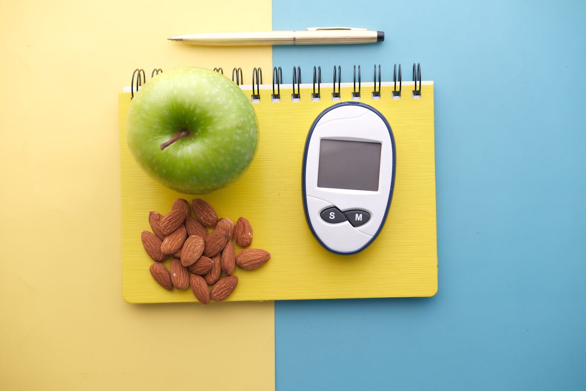 Escolha entre alimentos saudáveis e processados — a decisão que define a tua energia cerebral